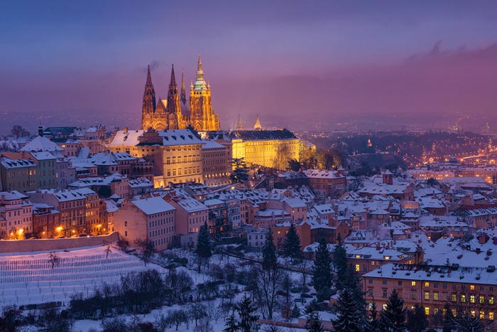 Pražské panorama pod sněhem