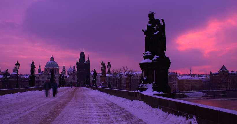 Fialový Karlův most