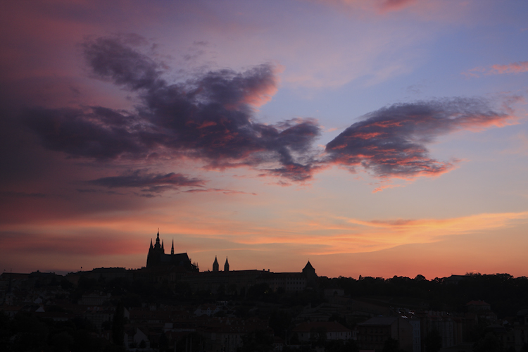 Pražský hrad - barevný mrak