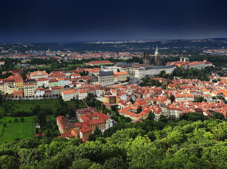 Pražský hrad, letní bouřka