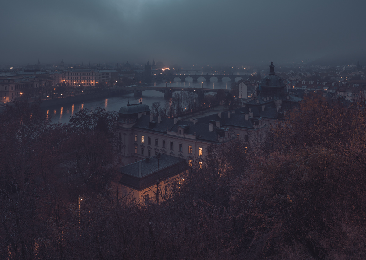 Temnota města nad Vltavou