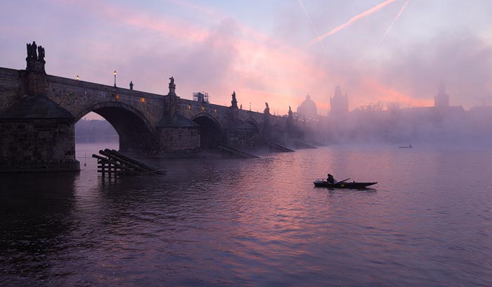 Karlův most s rybáři