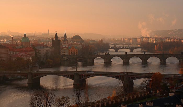 Pražské podzimní mosty